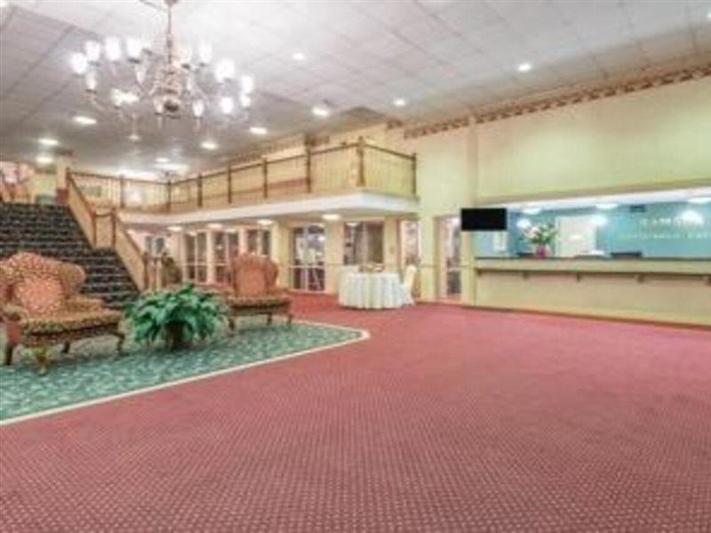 Ramada Conference Center Hotel Morgantown Exterior foto